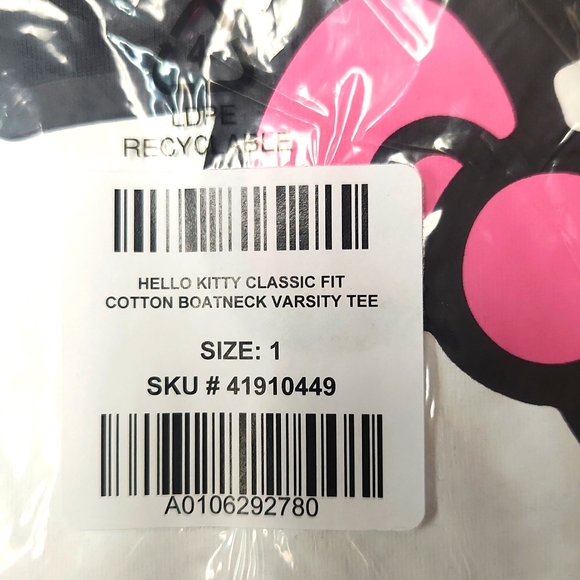 ❤️NWT VINTAGE TORRID GRAPHIC TEE - HELLO KITTY - BOAT NECK - SANRIO PLUS SIZE - Picture 6 of 14